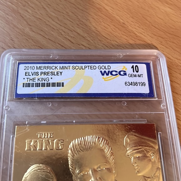 Elvis presley 2010 Merrick Mint Sculpted Gold Card "The King" WCG Graded 10 GEM - Picture 4 of 5